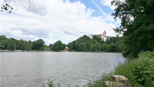 Jezioro przy zamku Konopiszte