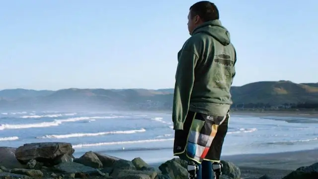 Resurface - film o surfingu na Netflix