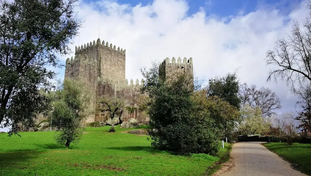 Co zobaczyć na północy Portugalii - Zamek w Guimarães