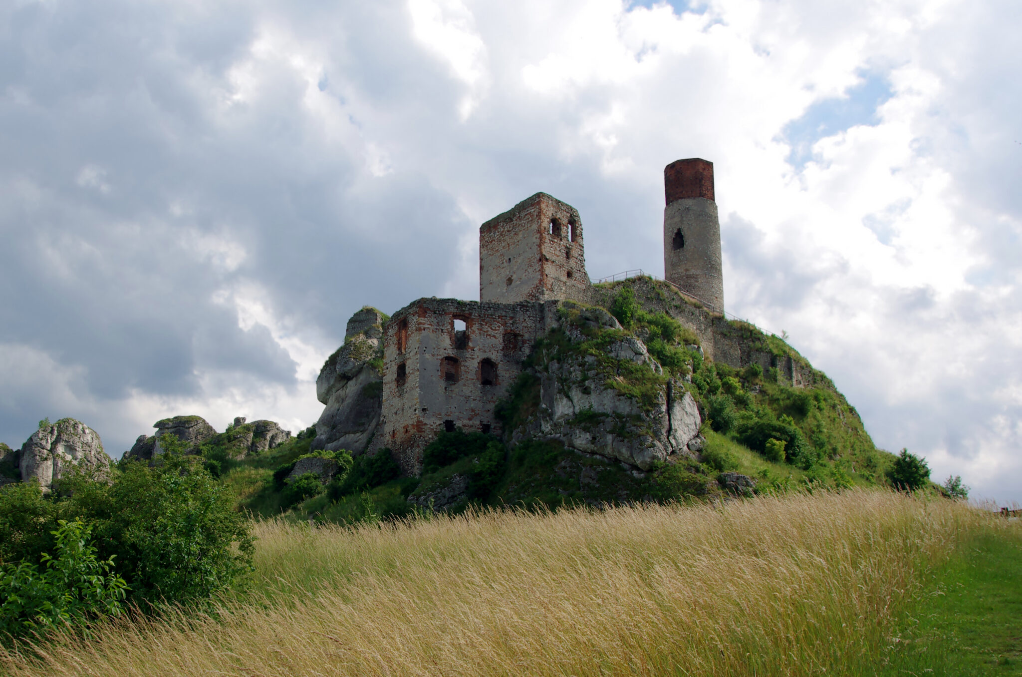 Gdzie Leży Jura Krakowsko Częstochowska Jura krakowsko-częstochowska: jakie zamki zobaczyć