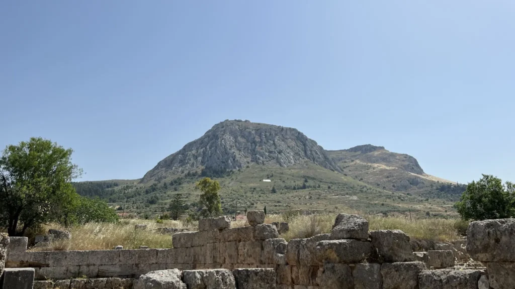 Co zobaczyć w okolicach Aten - Wzgórze Akrokorynt
