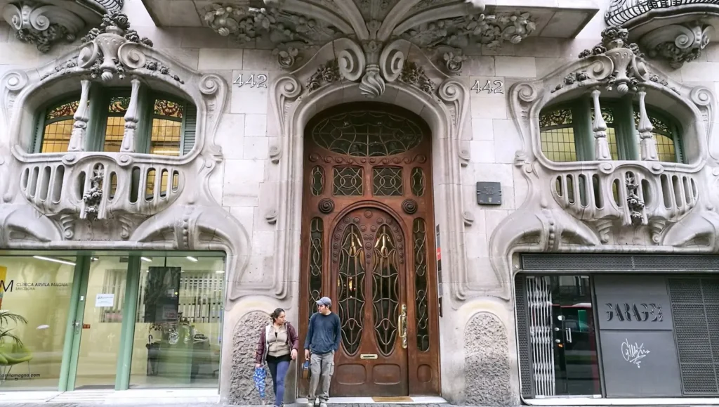 budynek modernistyczny w Barcelonie