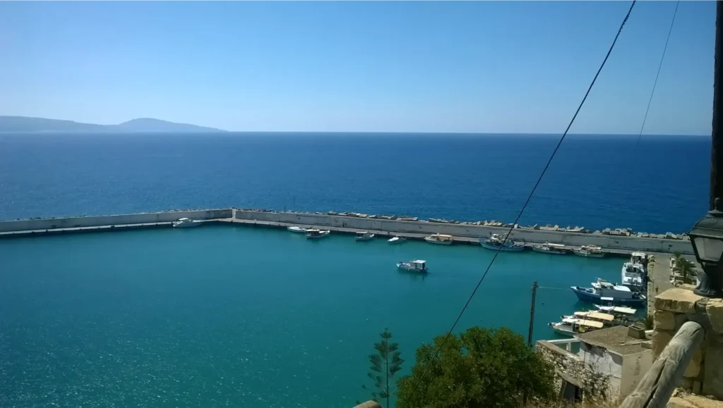 Agia Gallini - Widok na port z góry