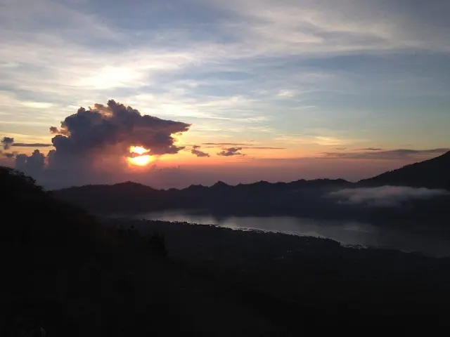 Wschód słońca na wulkanie Batur